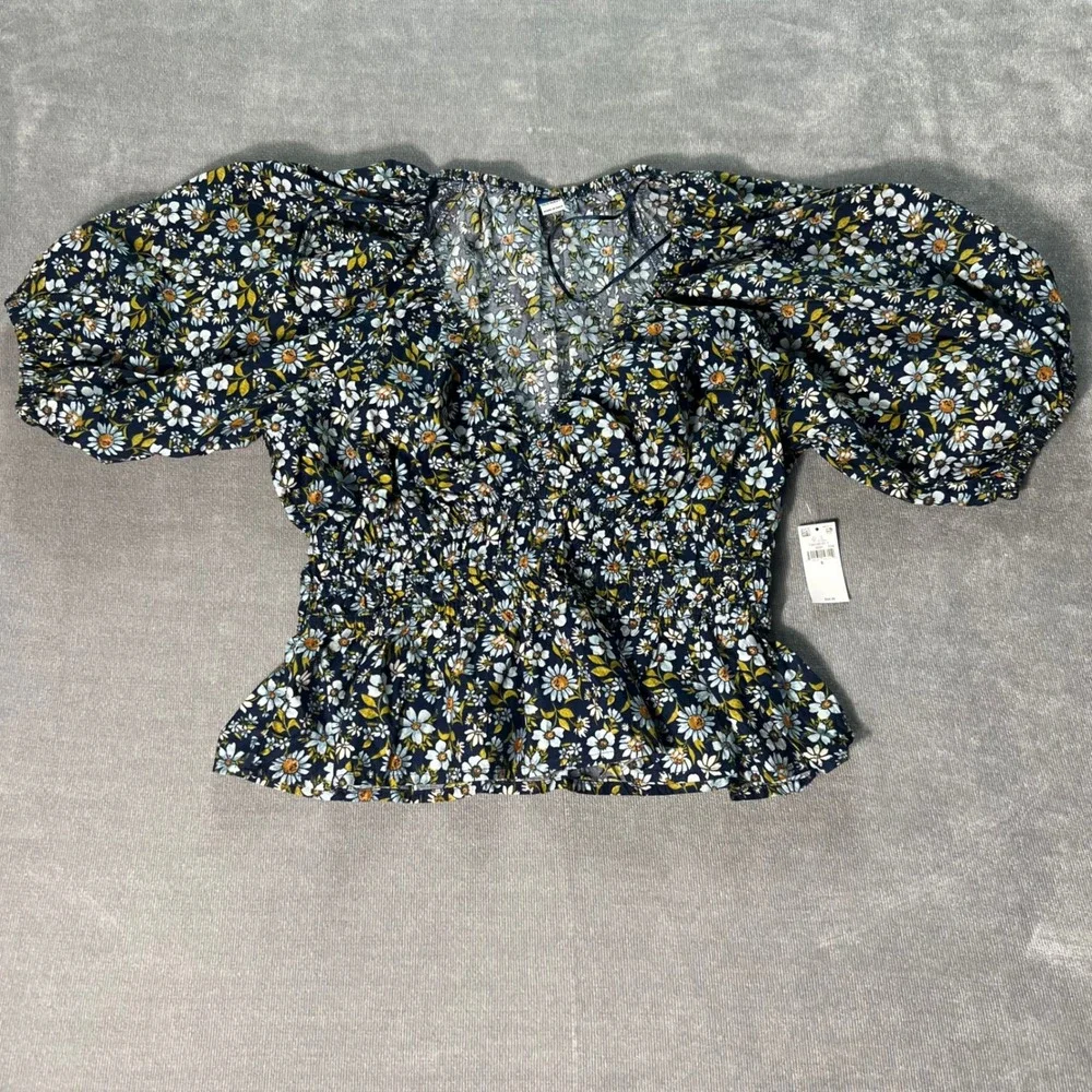 Old Navy Womens Small Navy Floral Puff Sleeve Smocked Peplum Top 704150-01-1 NEW